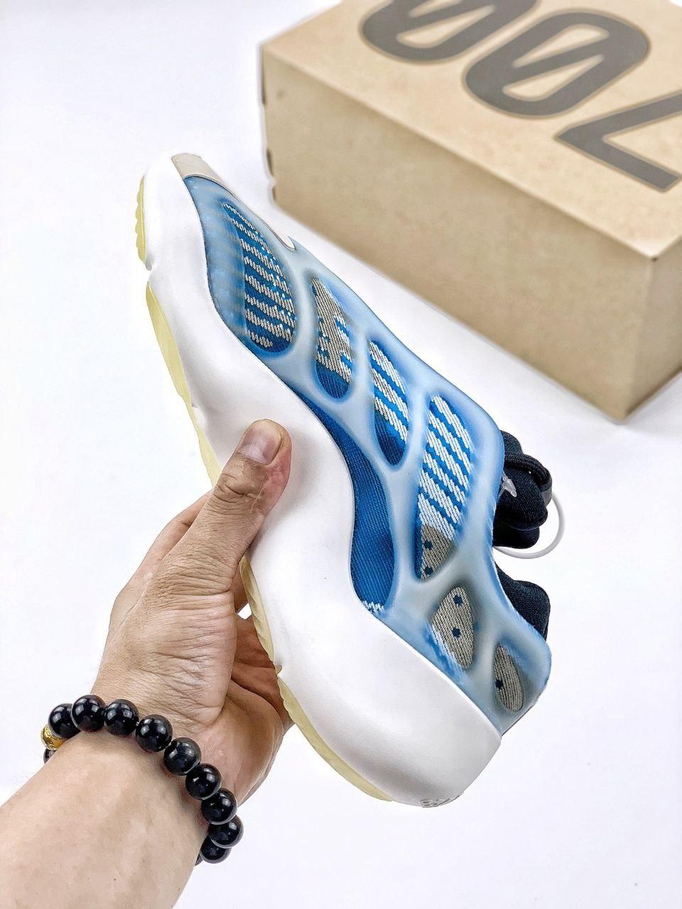 Adidas yeezy 700 v3 Arzareth