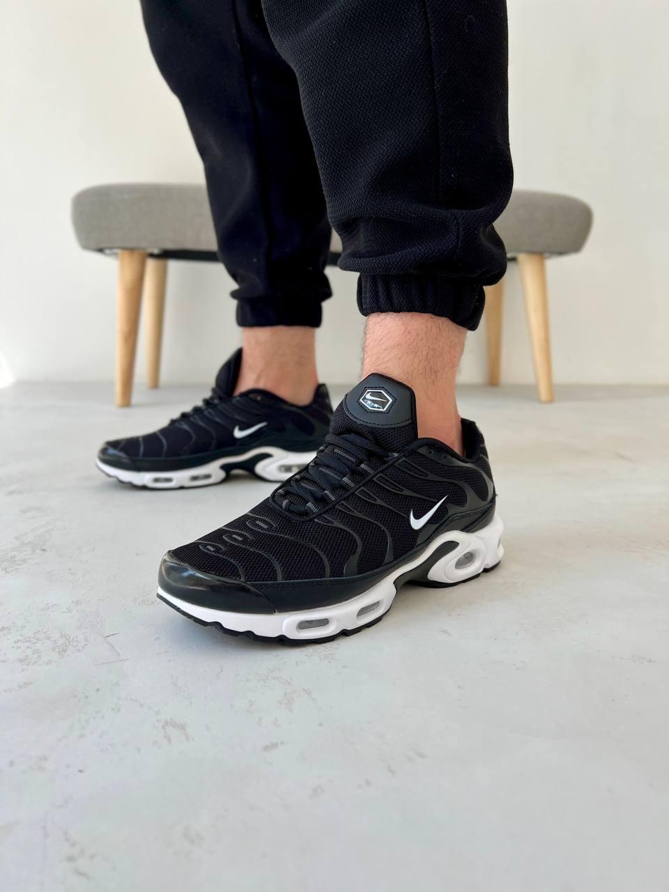 Nike tn black white 2.0