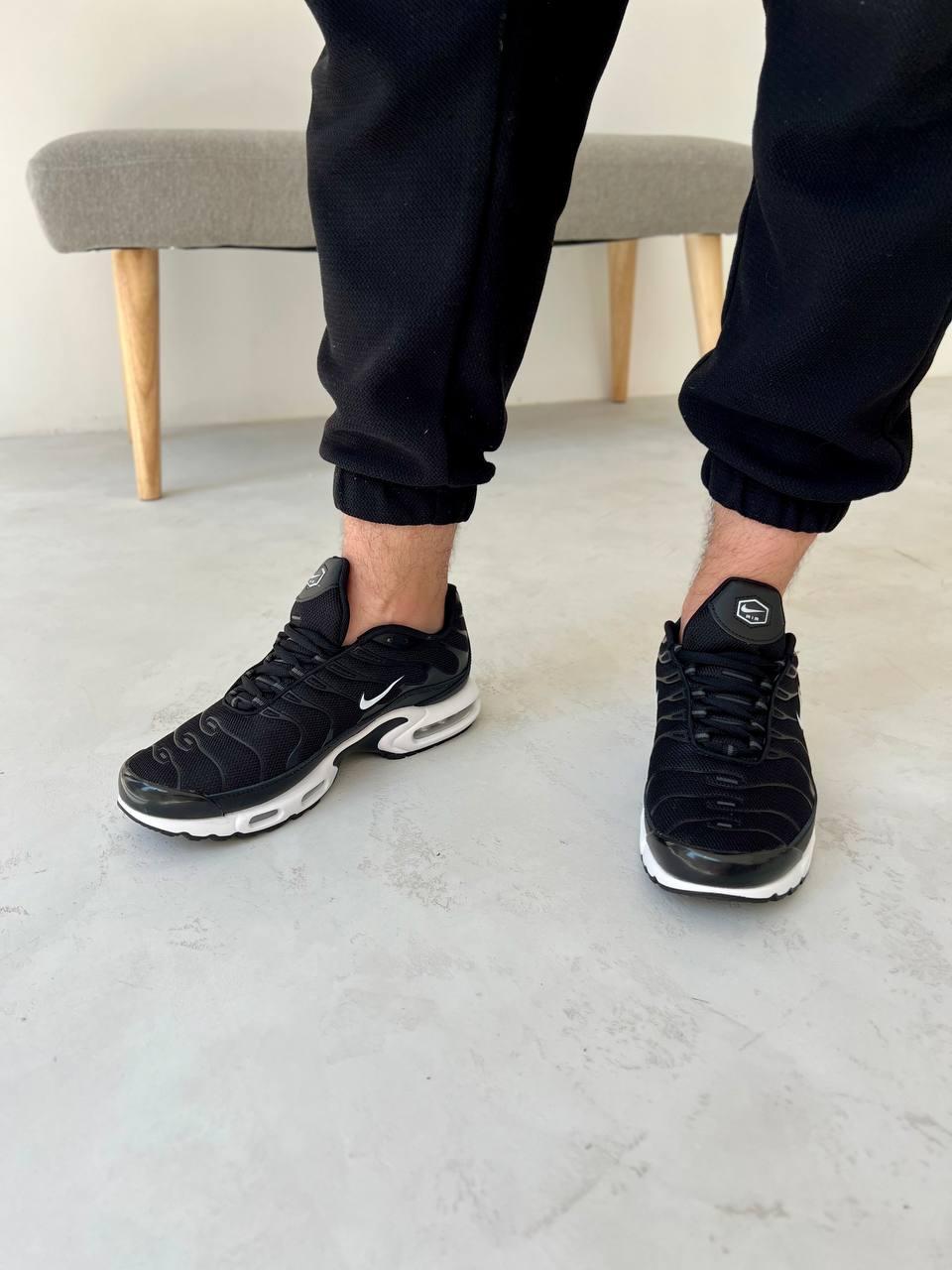 Nike tn black white 2.0