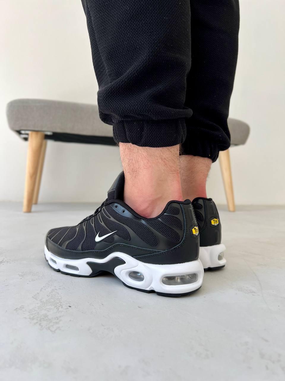 Nike tn black white 2.0