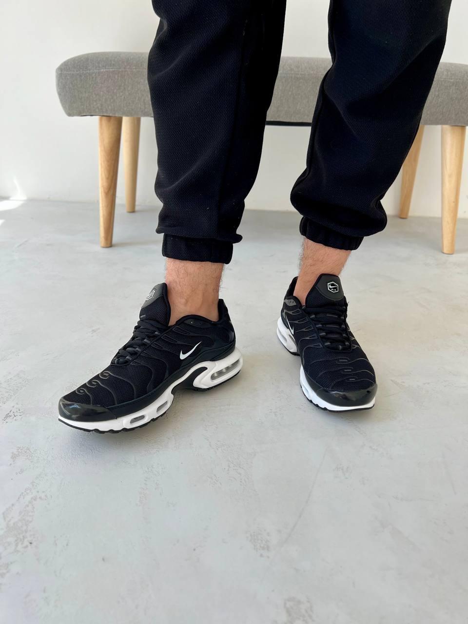 Nike tn black white 2.0