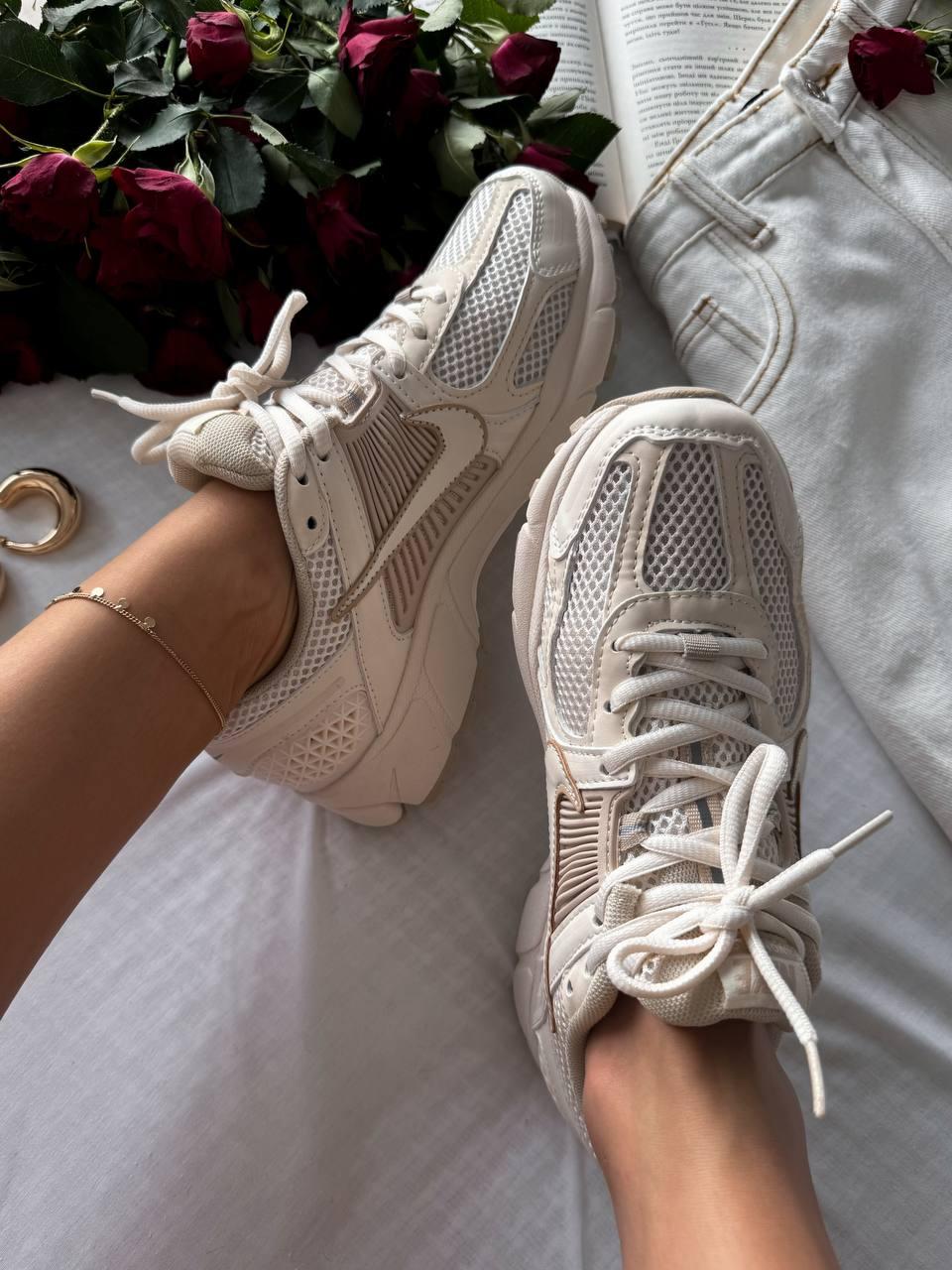 Zoom Voomero 5 Cream Beige