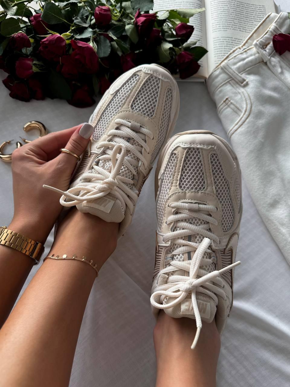 Zoom Voomero 5 Cream Beige