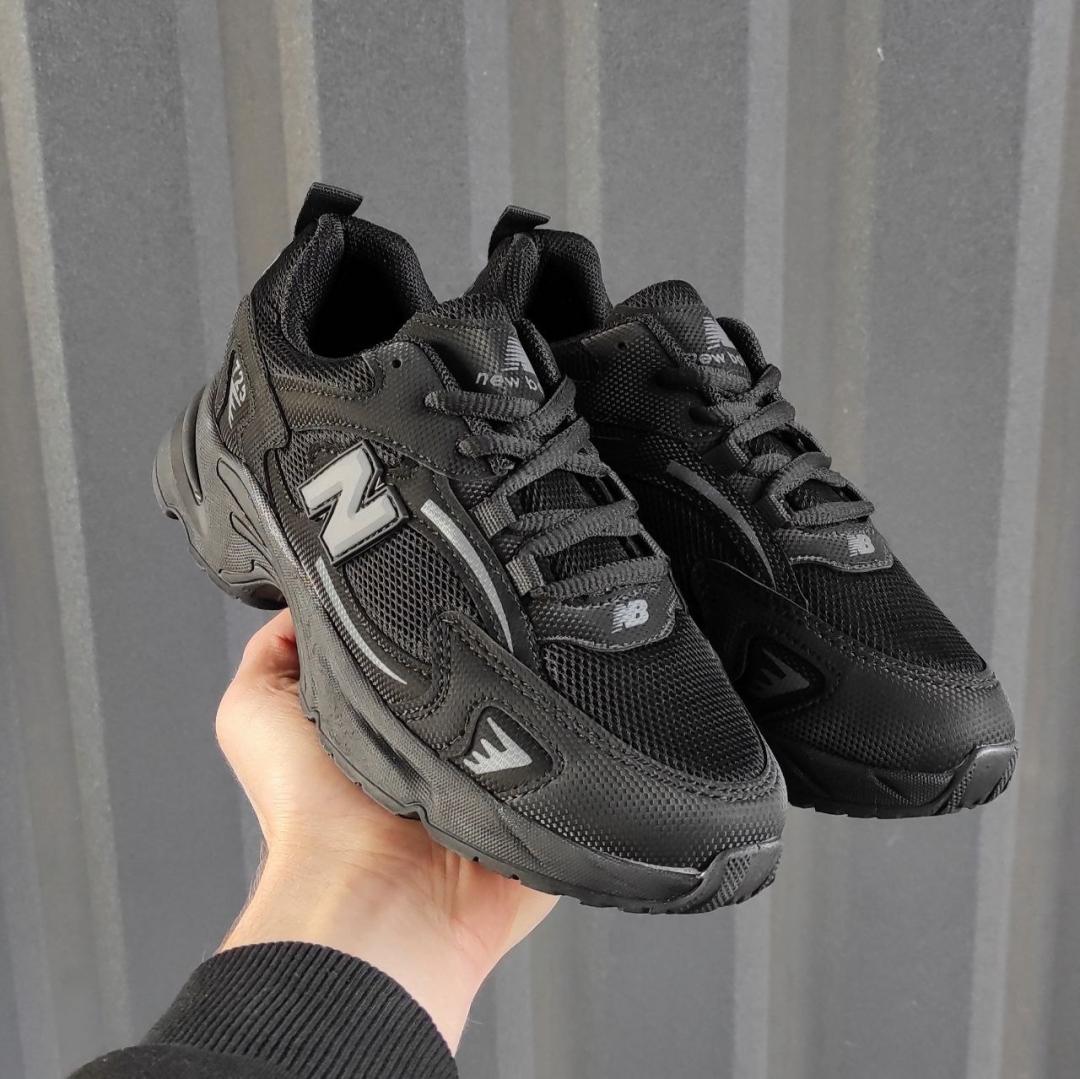New Balance 725 Black v2