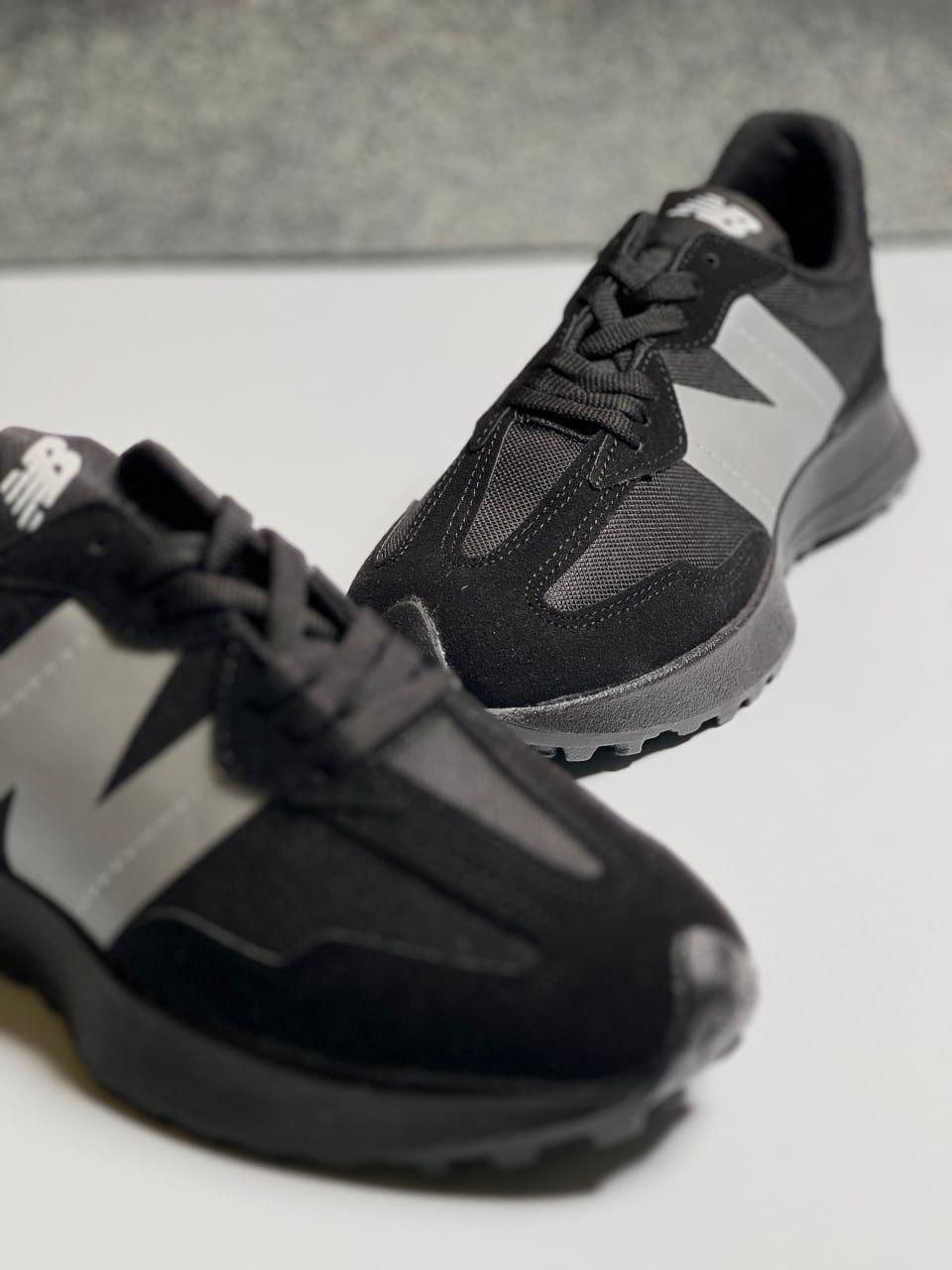New Balance 327 Black/Grey
