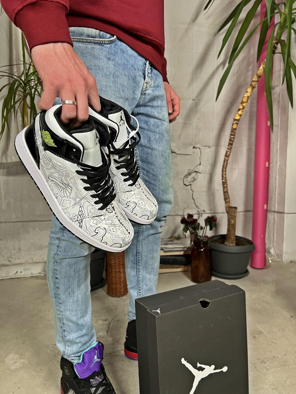 Nike Air Jordan 1 White Black Graffiti
