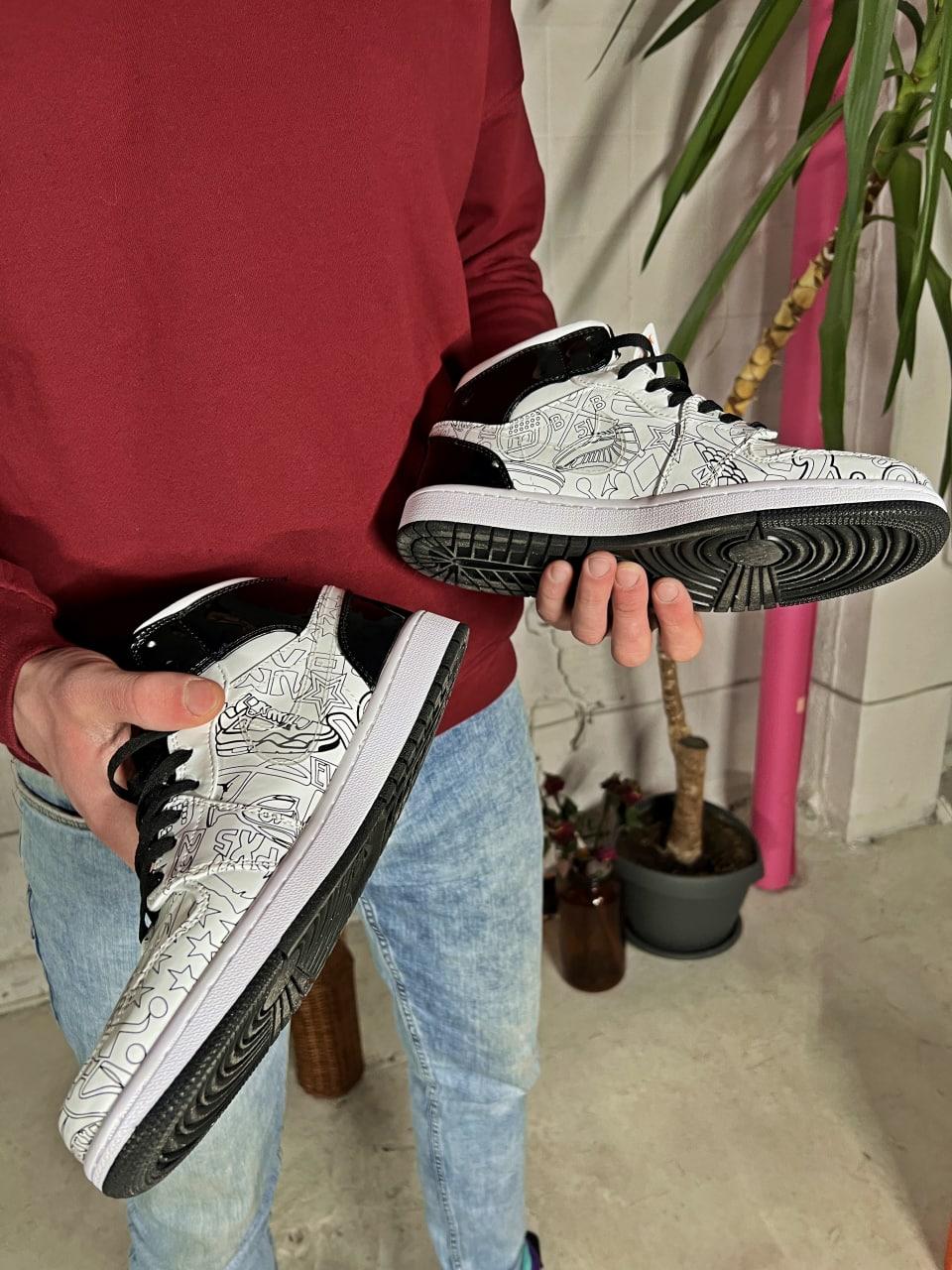 Nike Air Jordan 1 White Black Graffiti