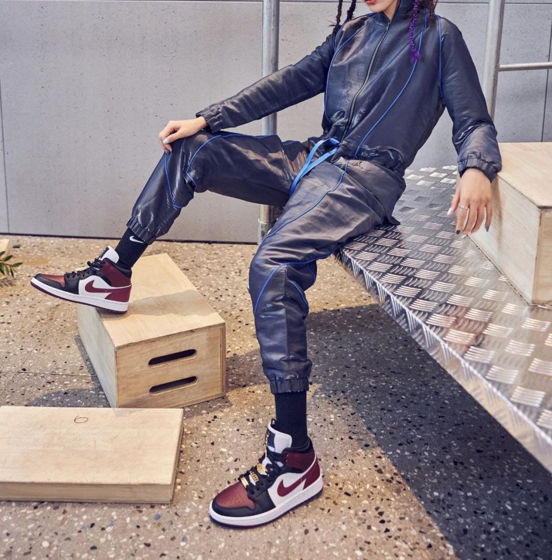 Nike Air Jordan 1 Mid Maroon Black