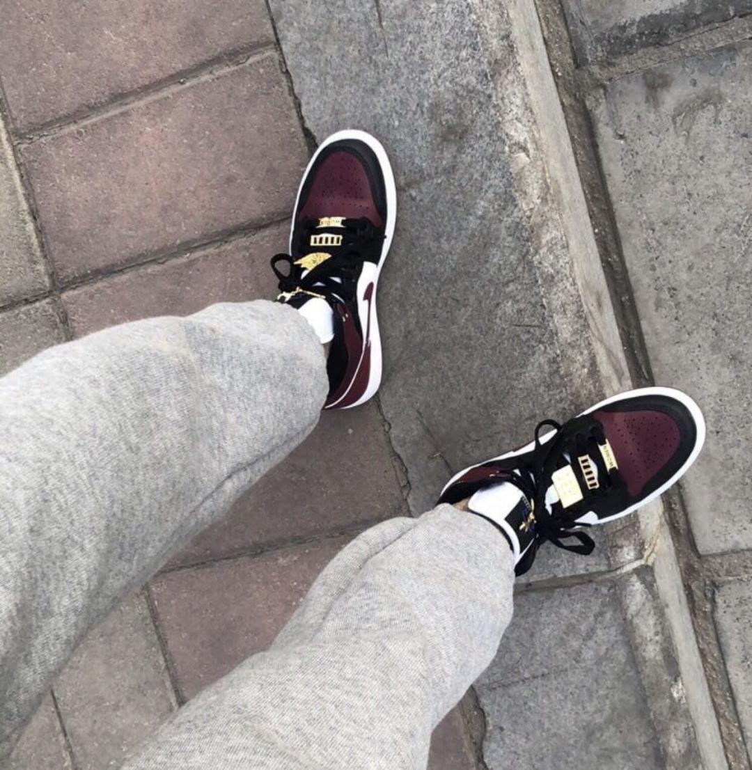 Nike Air Jordan 1 Mid Maroon Black