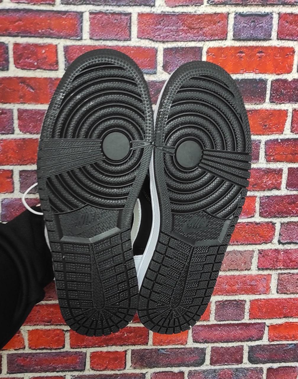 Nike Air Jordan 1 retro high black/white/beige