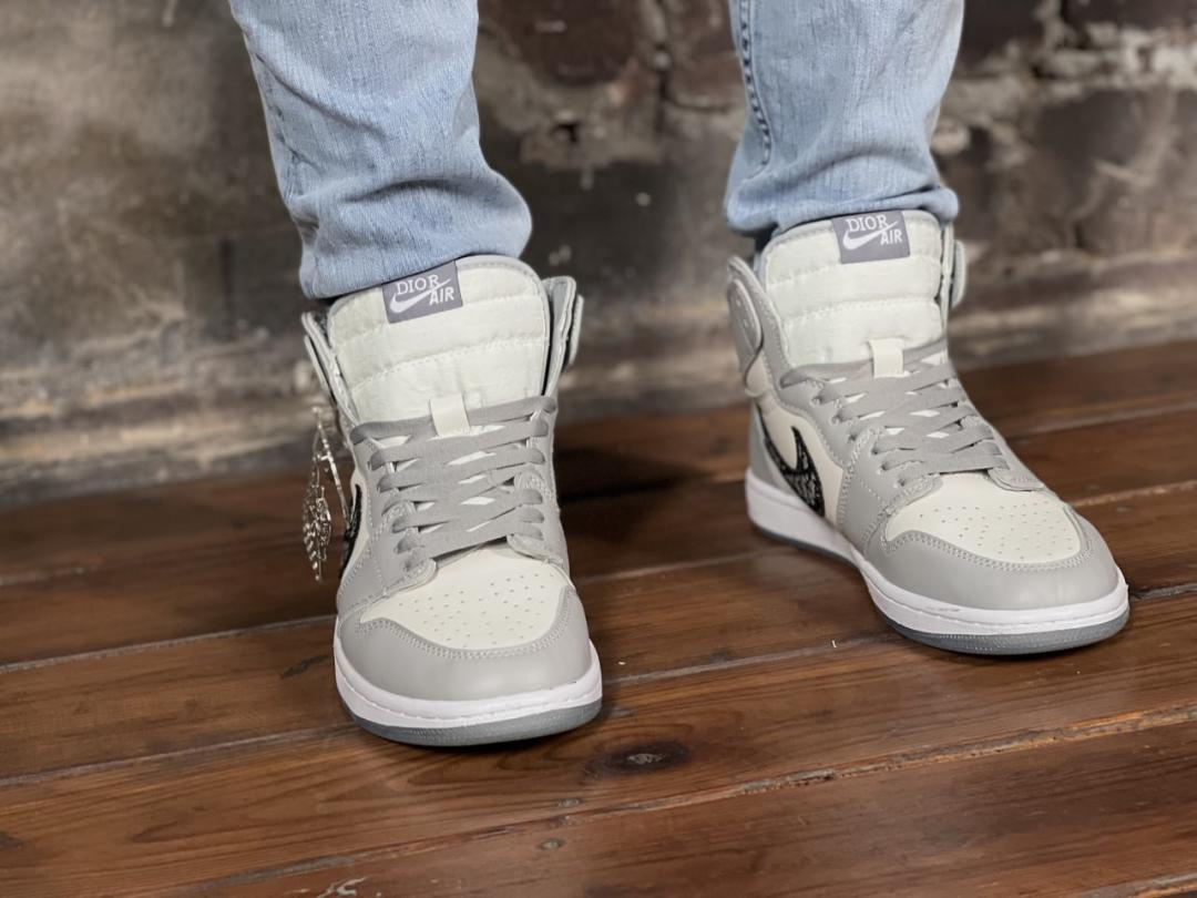 Nike Air Jordan Retro 1 x Dior