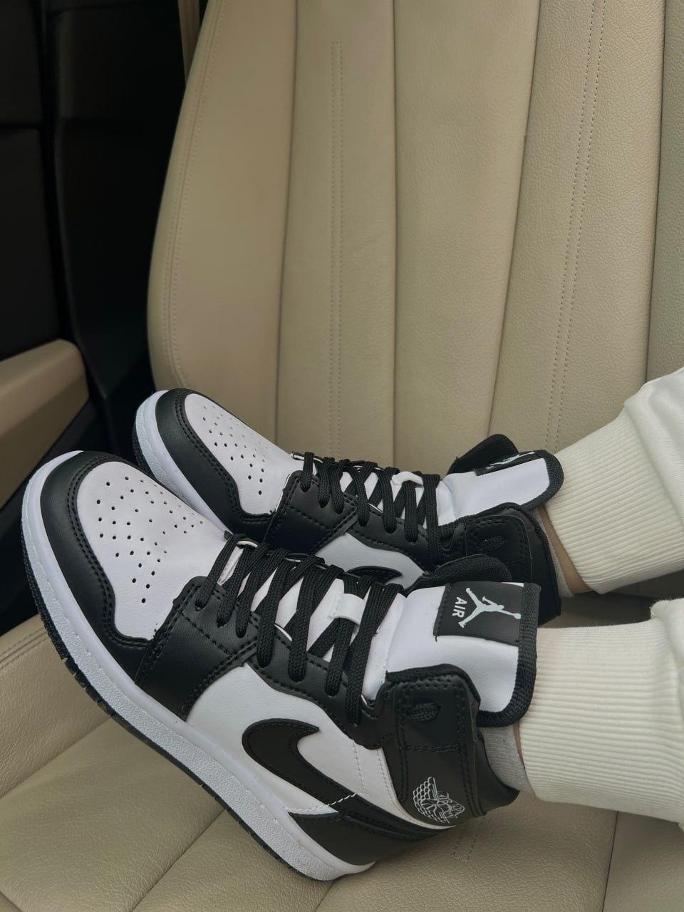 Nike Air Jordan 1 Retro High Black/White