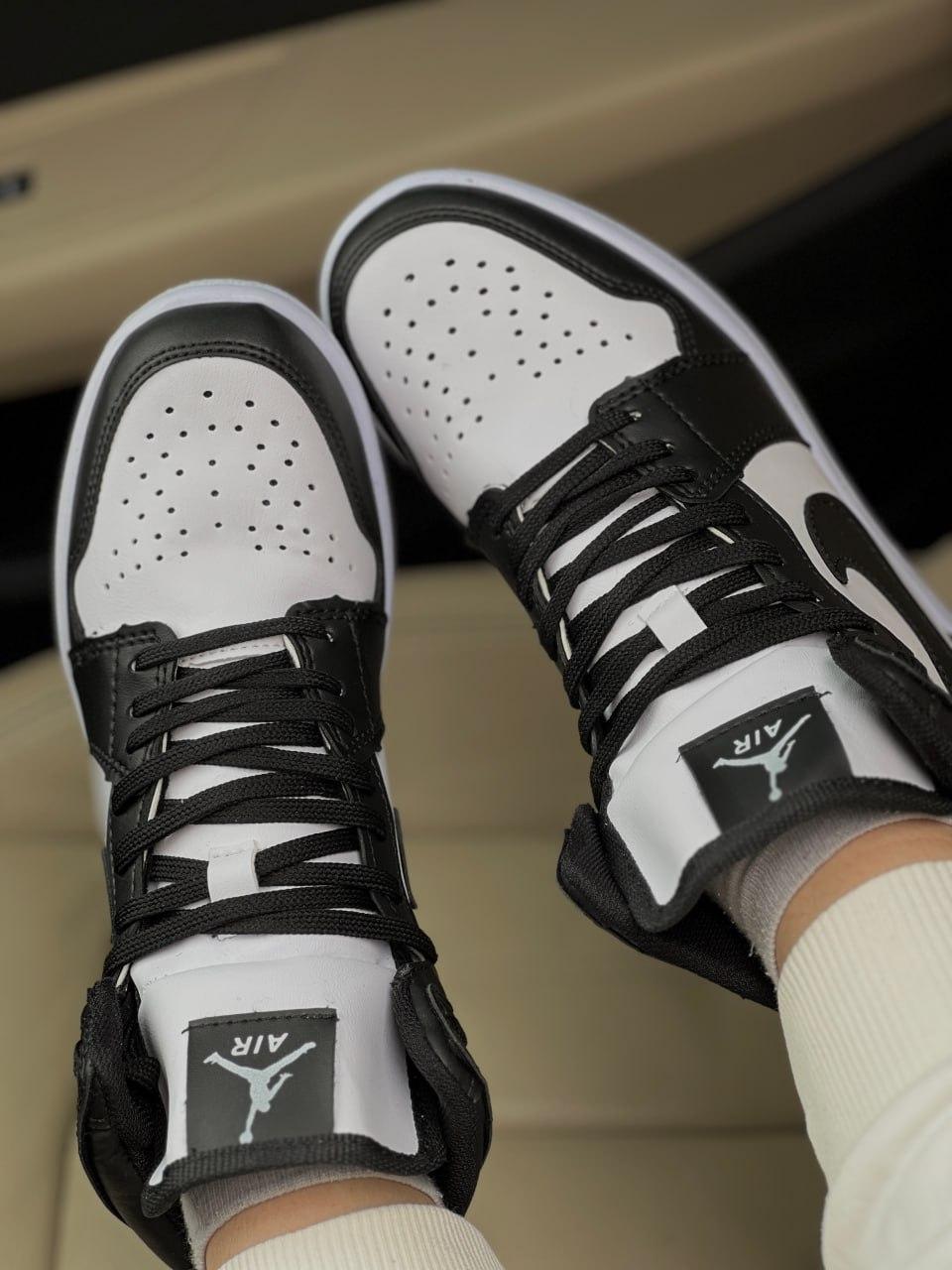 Nike Air Jordan 1 Retro High Black/White