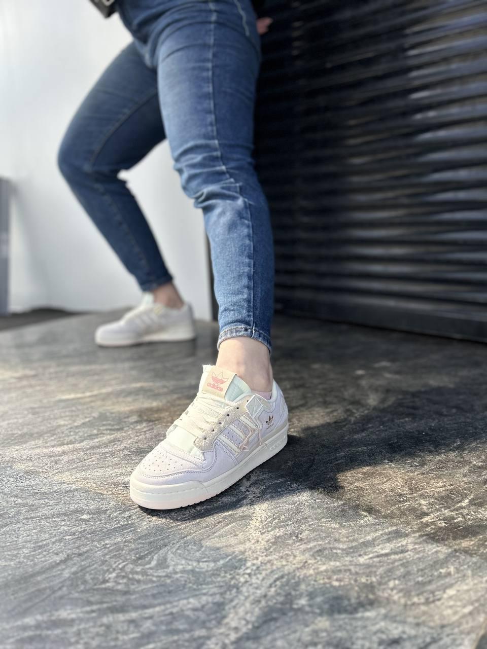 Adidas Forum 84 Low of white