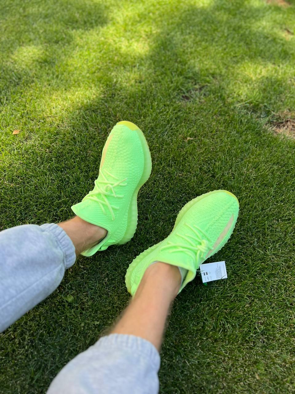 Yeezy 350 v2 GLOW IN DARK