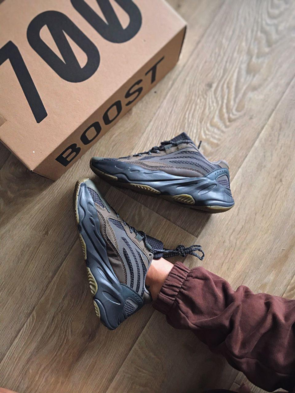 Yeezy 700 V2 GEODE