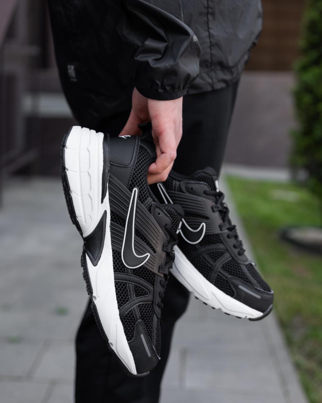 Nike V2K Runtekk Black White