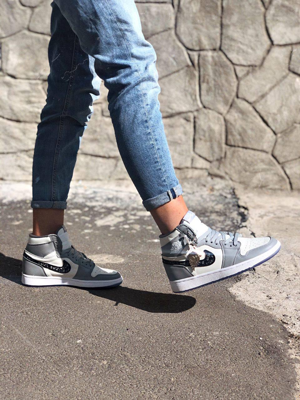 Air Jordan 1 Retro High x Dior