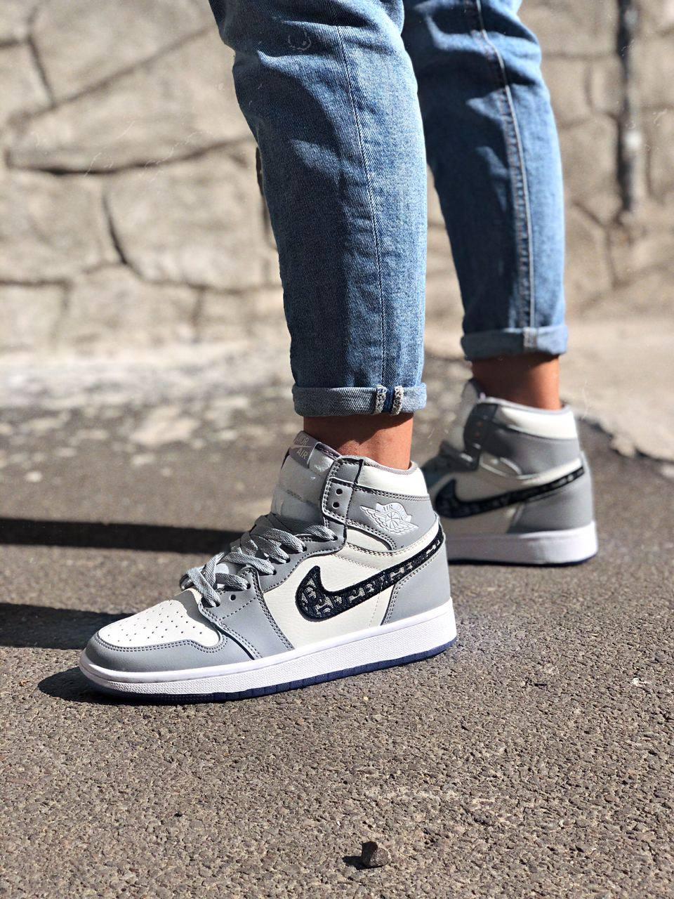 Air Jordan 1 Retro High x Dior