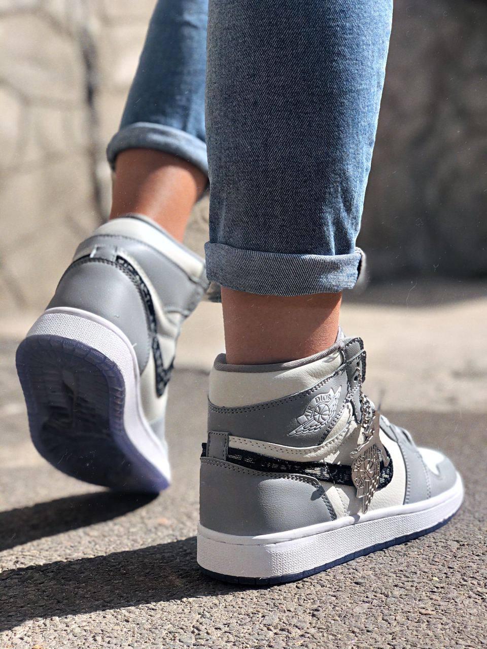 Air Jordan 1 Retro High x Dior