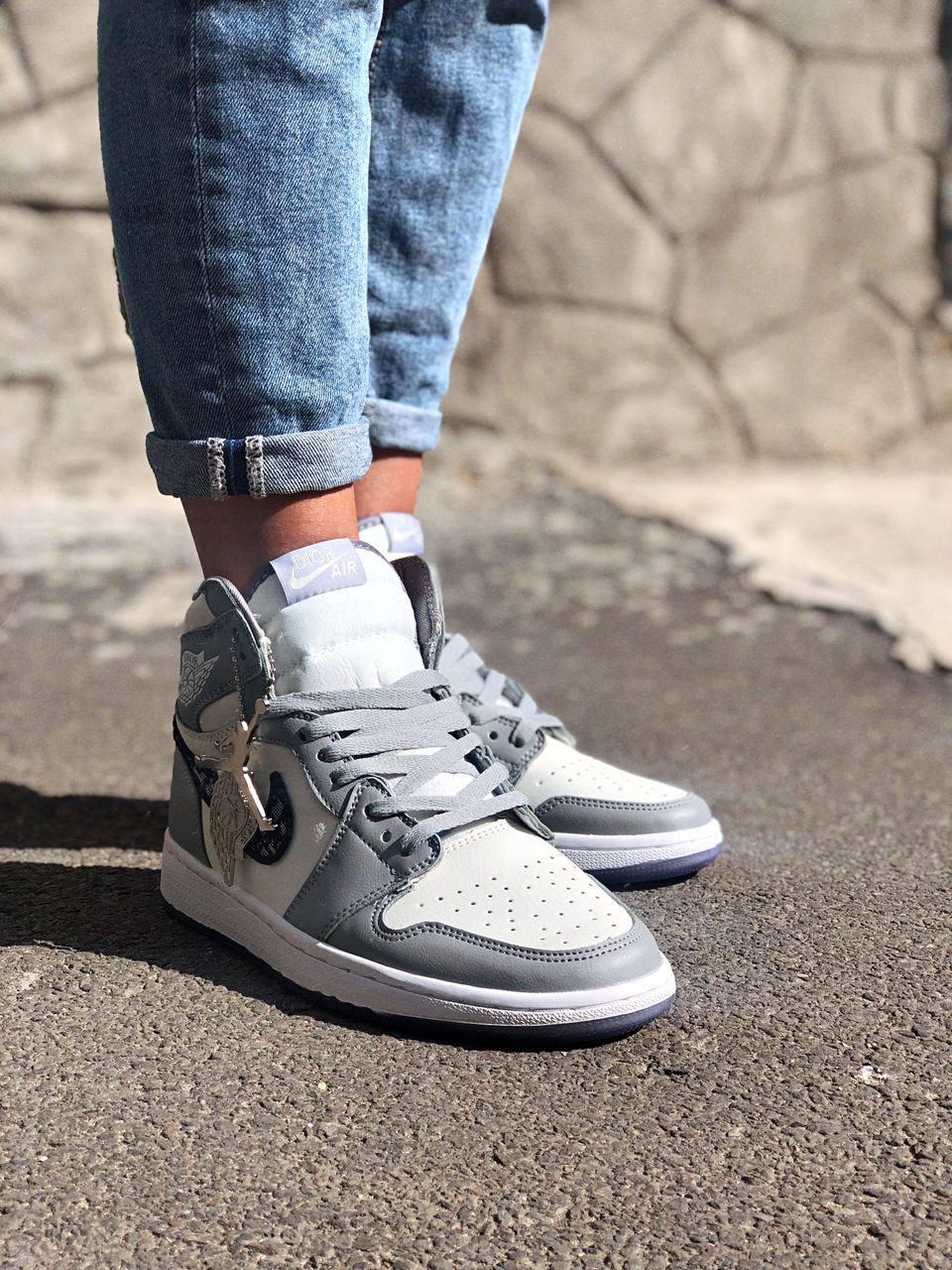 Air Jordan 1 Retro High x Dior