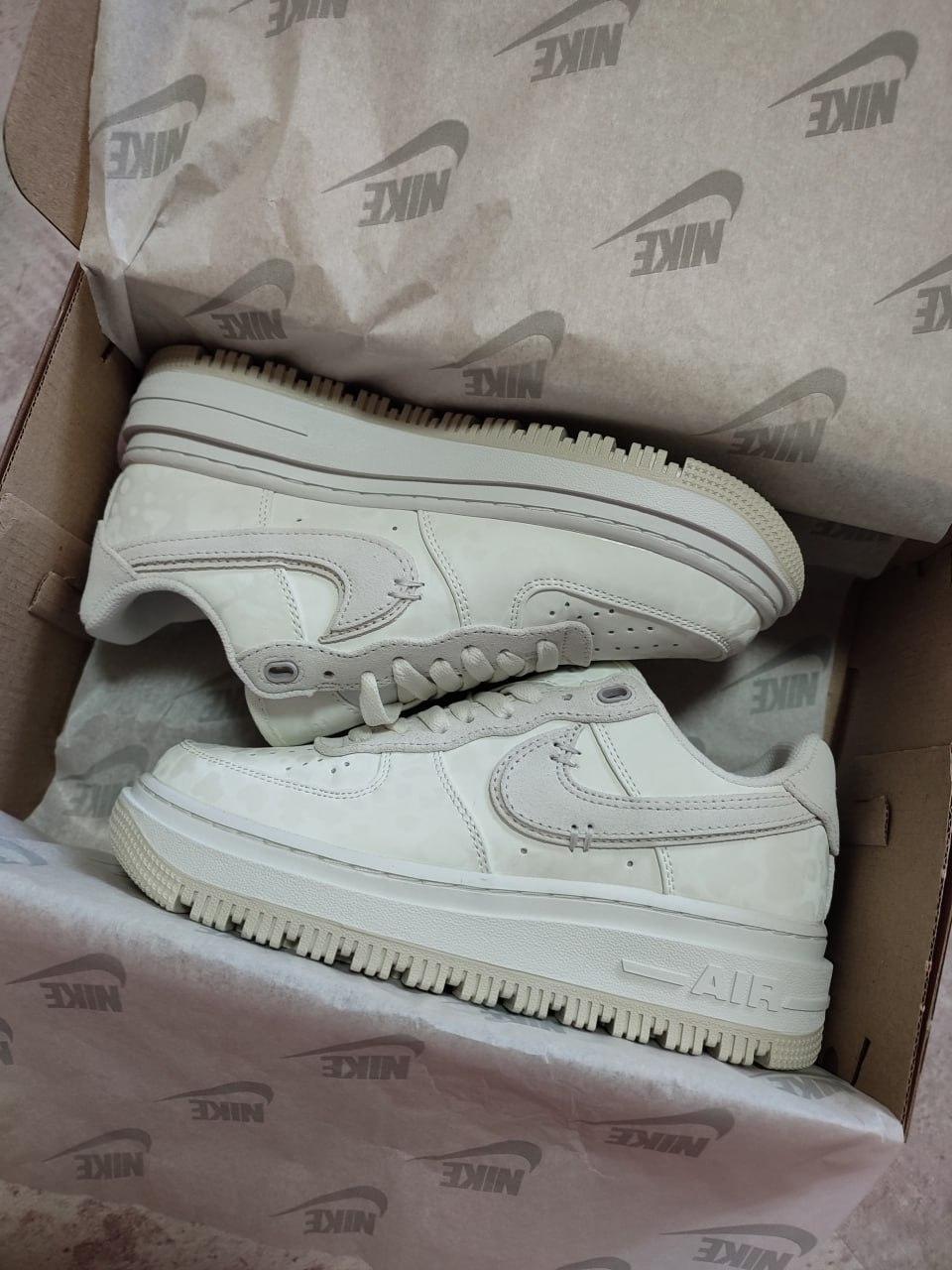 Nike Air Force 1 Low Luxe Summit White