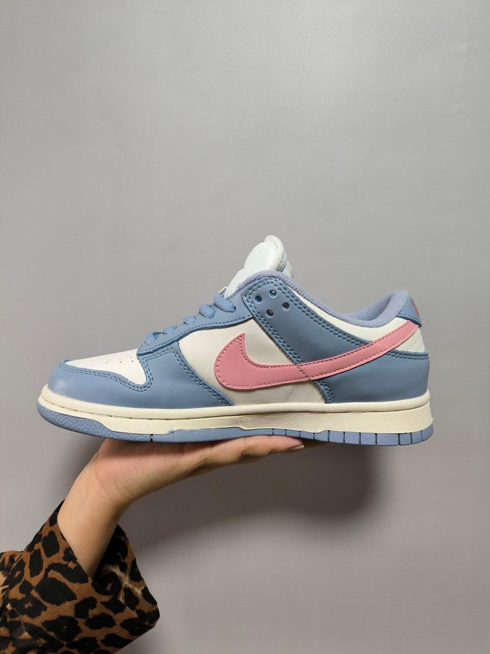 Nike SB Dunk Low Blue Pink