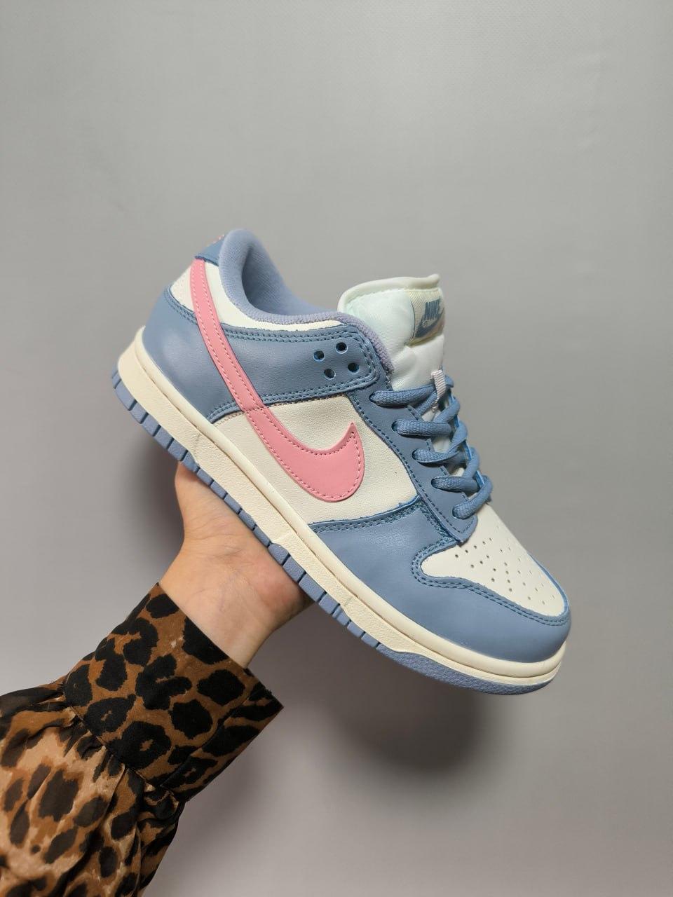 Nike SB Dunk Low Blue Pink