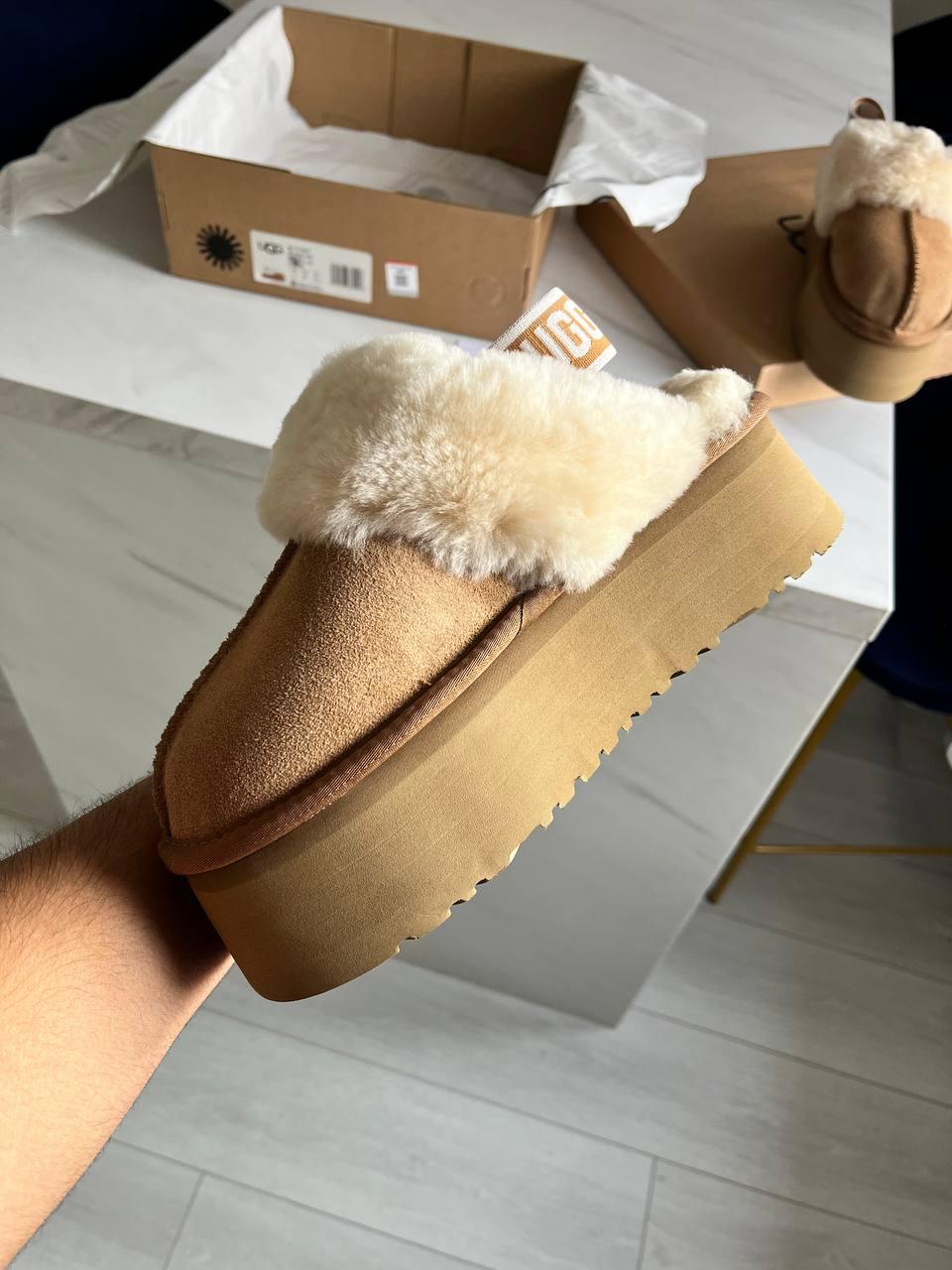 UGG Funkette Slipper Platform Camel