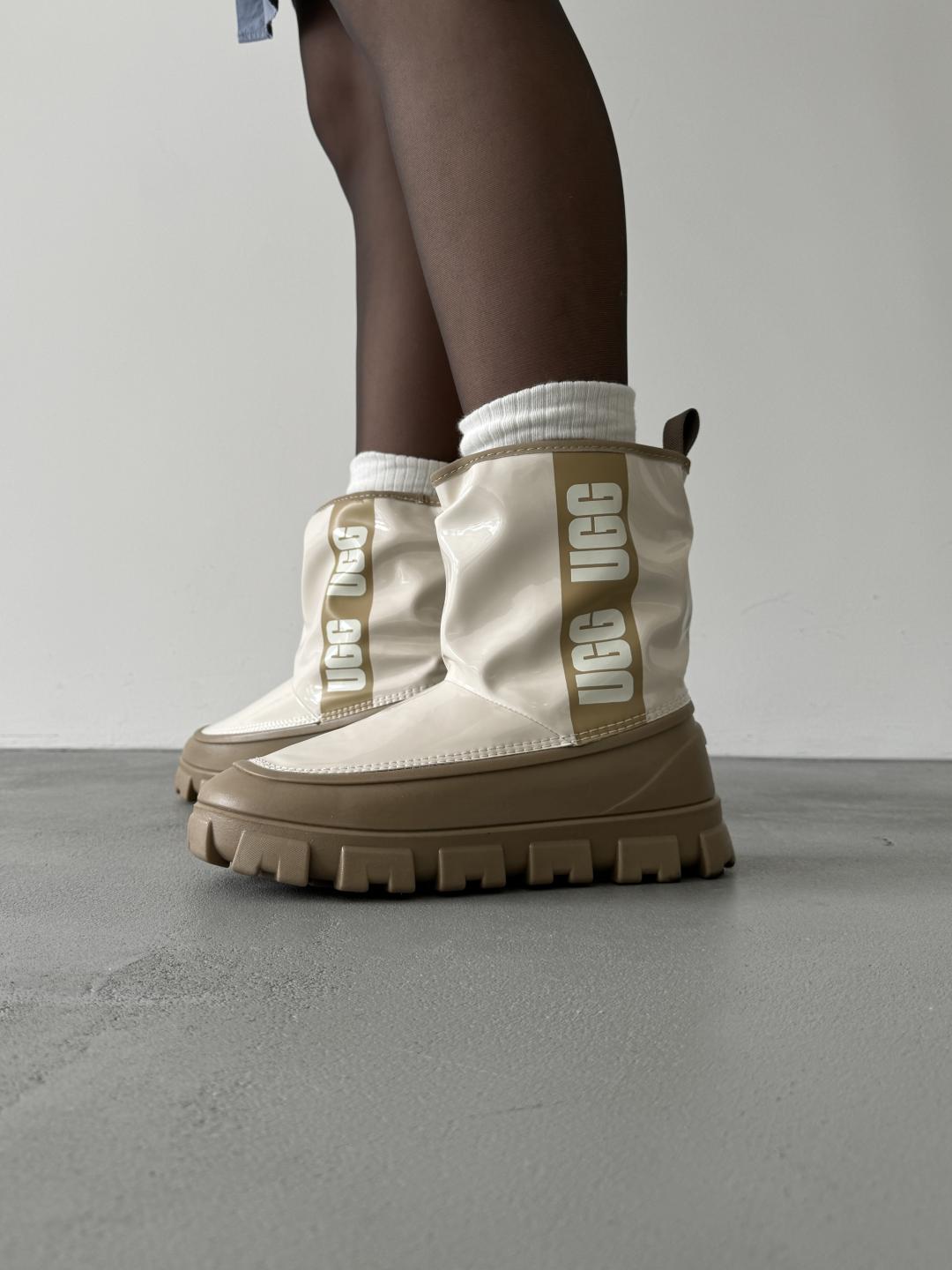 Ugg Classic Brellah Mini Boot Beige