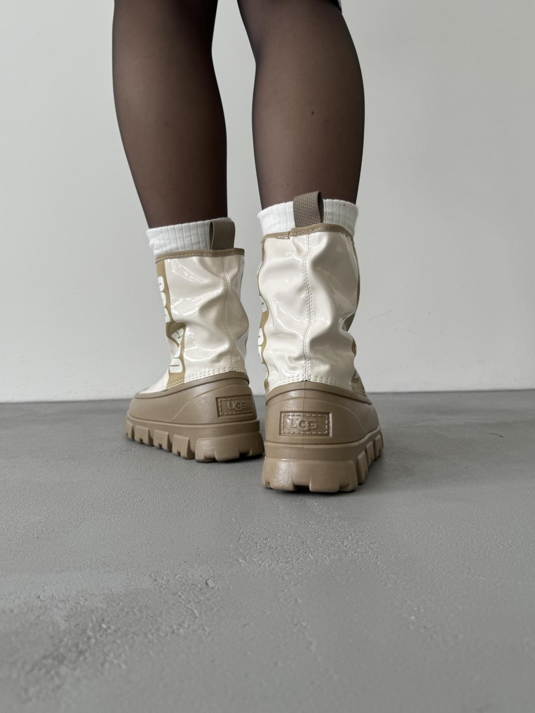 Ugg Classic Brellah Mini Boot Beige