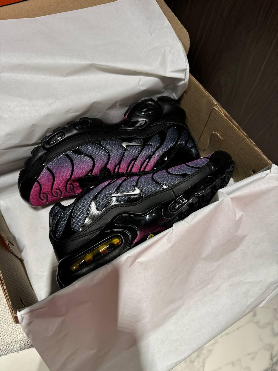 NIKE AIR MAX PLUS BLACK PINK 2022’