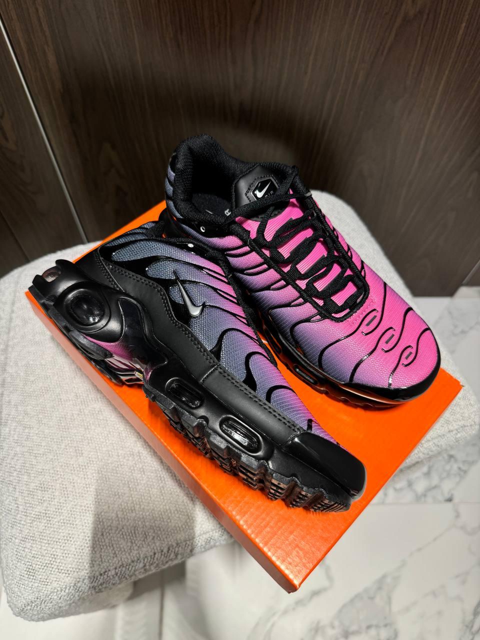 NIKE AIR MAX PLUS BLACK PINK 2022’