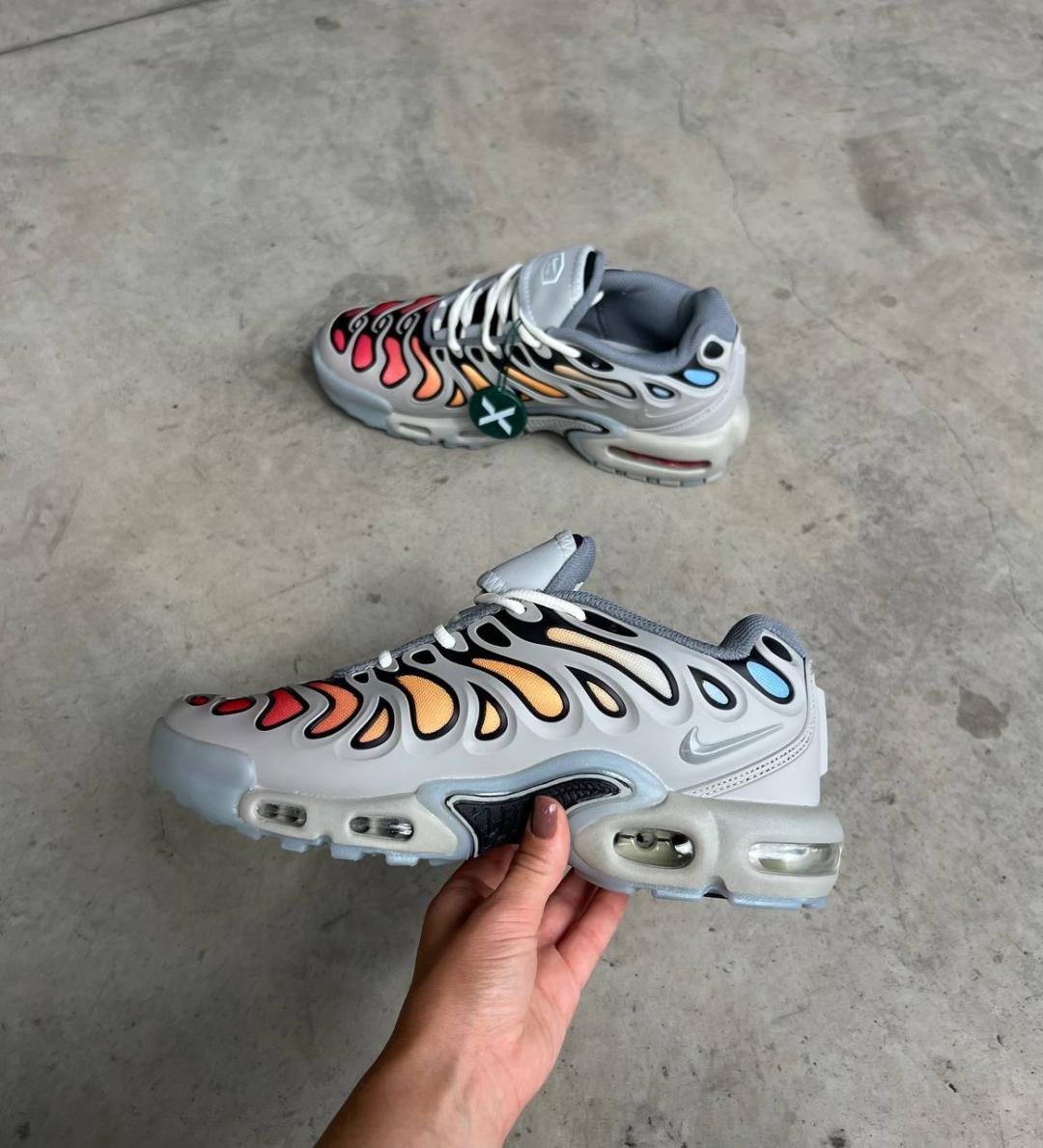 Nike Air Max Plus Drift Grey