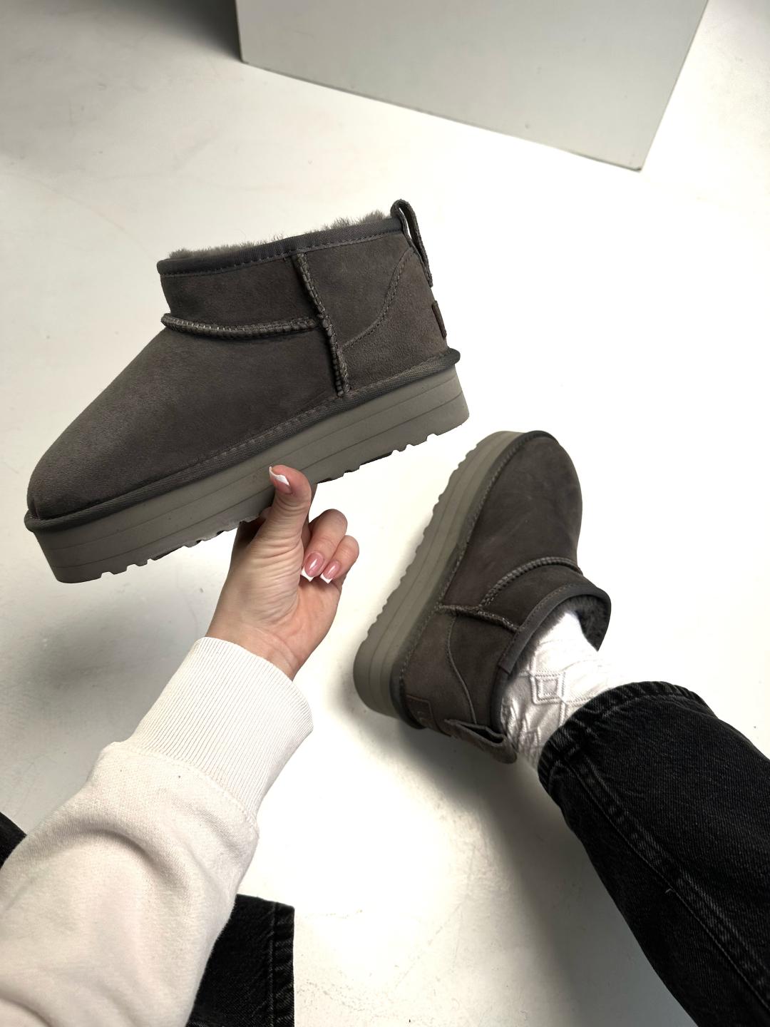 UGG mini platform Grey