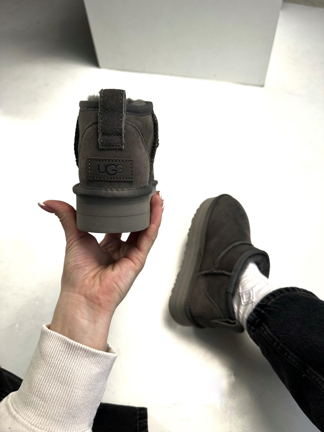 UGG mini platform Grey