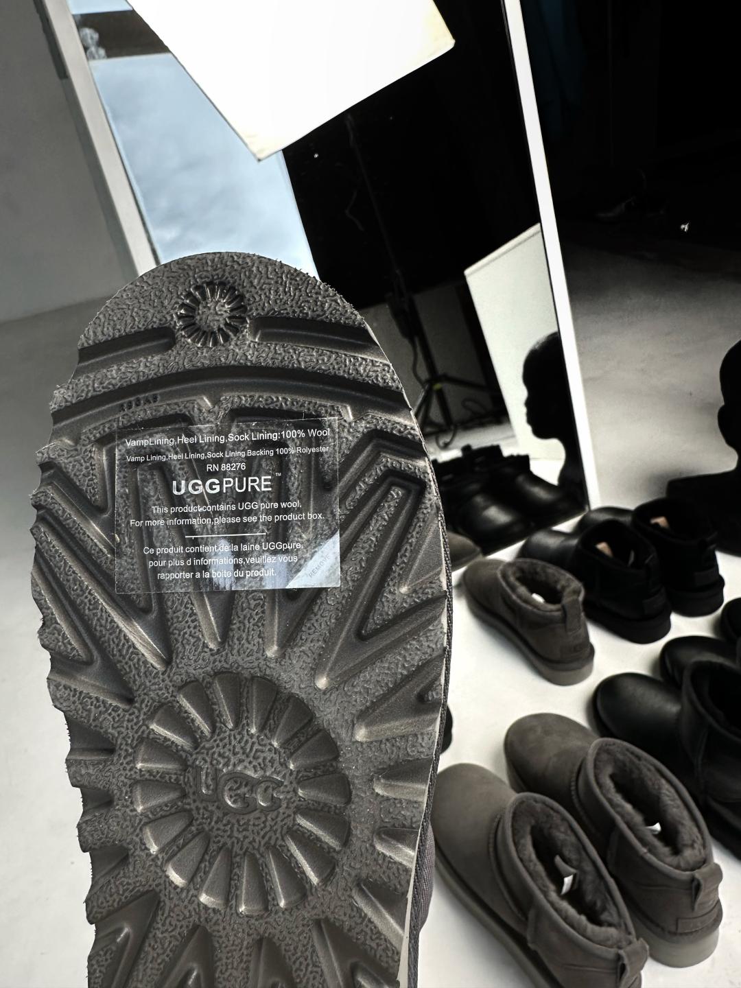 UGG mini platform Grey
