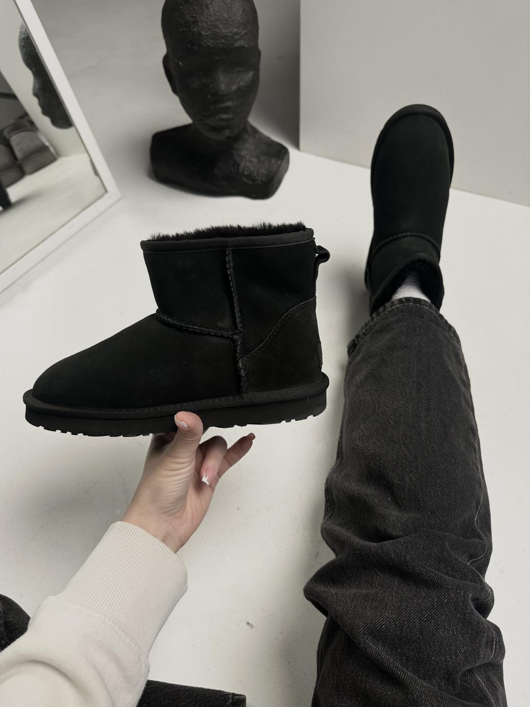 UGG mini classic Dark Grey