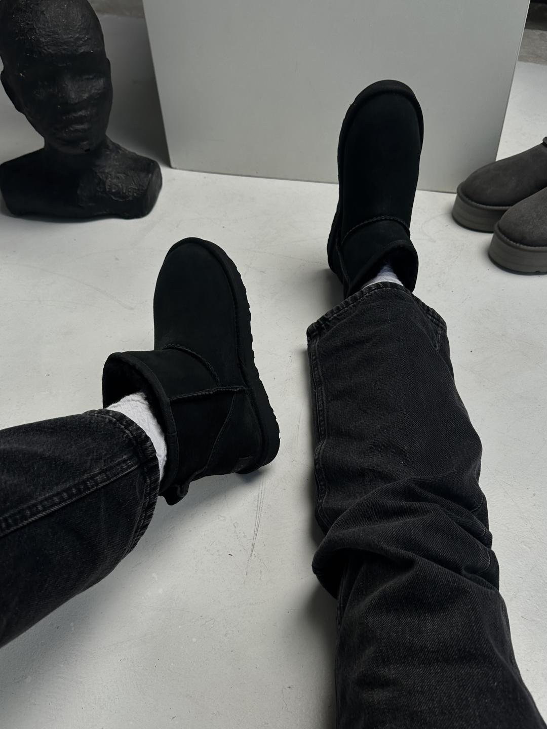 UGG mini classic Dark Grey