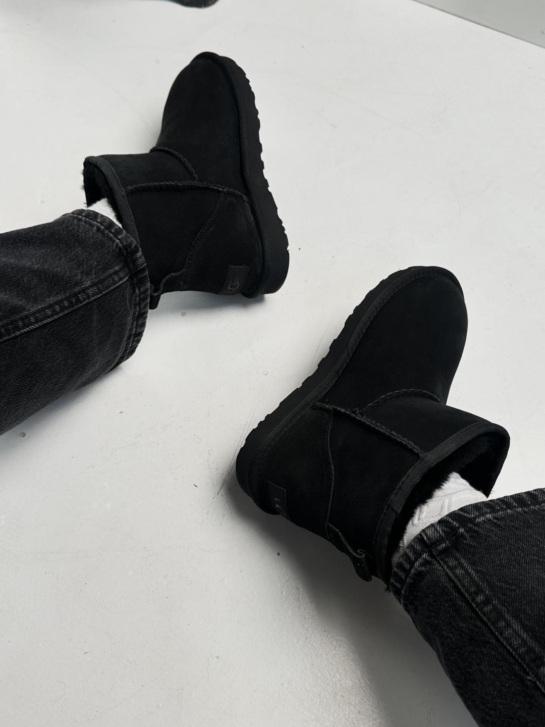 UGG mini classic Dark Grey