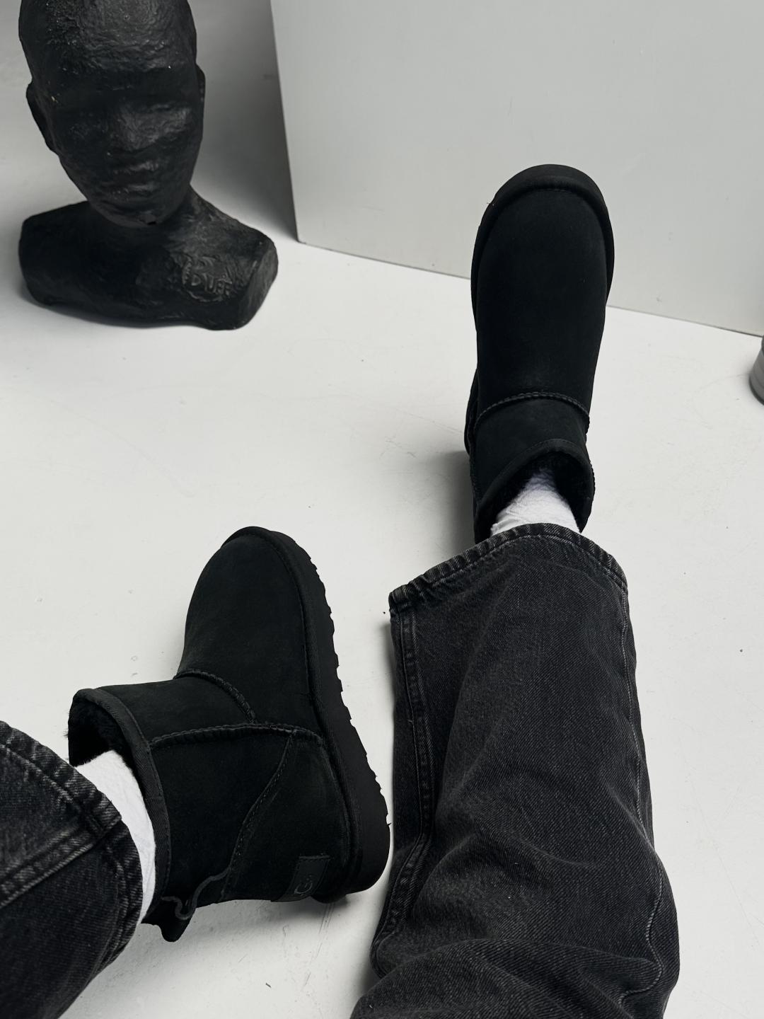 UGG mini classic Dark Grey