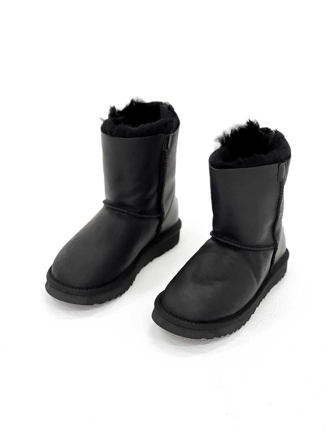 UGG Classic High Zip Black ND