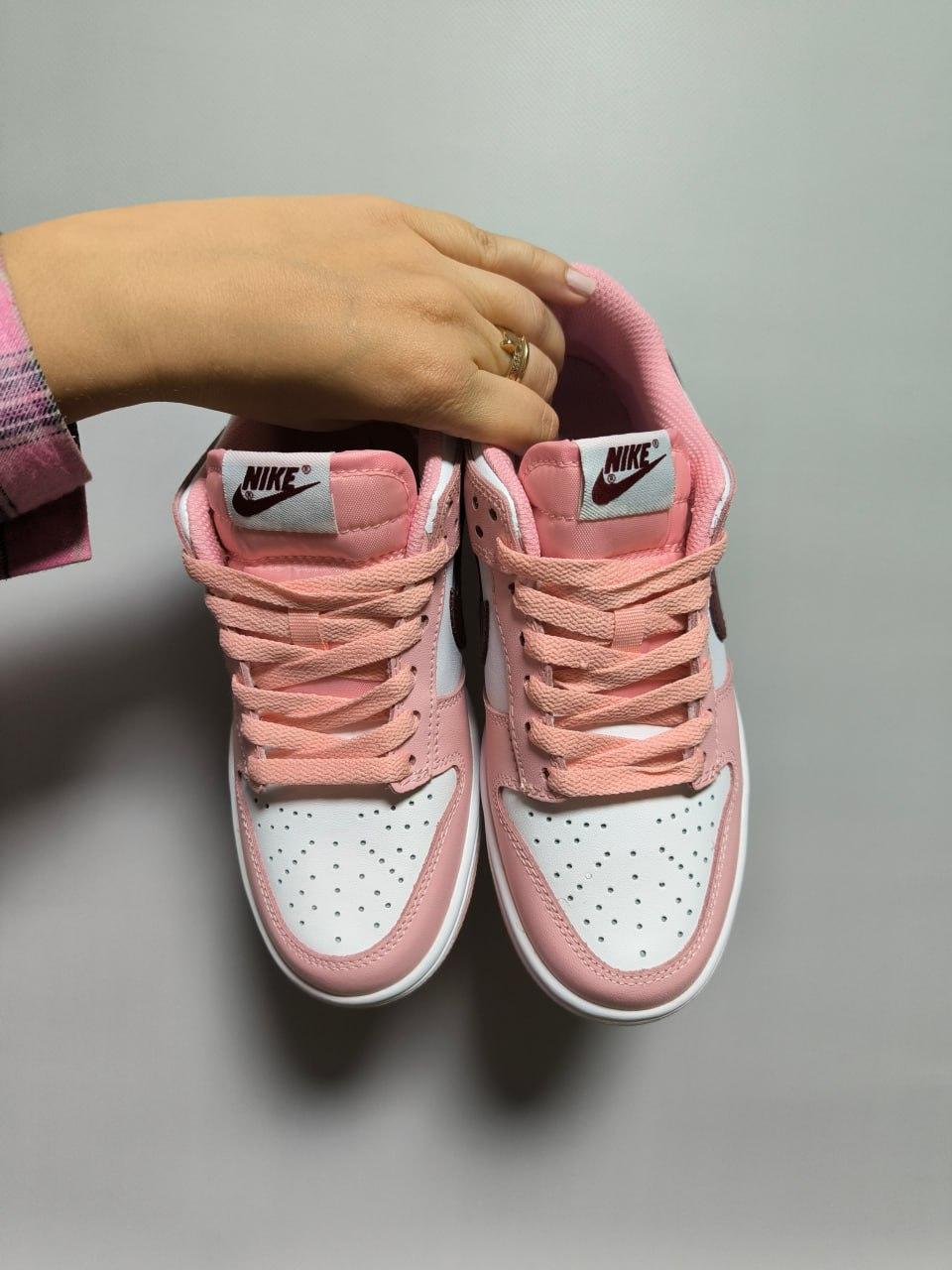 Nike SB Dunk Low Pink Rose