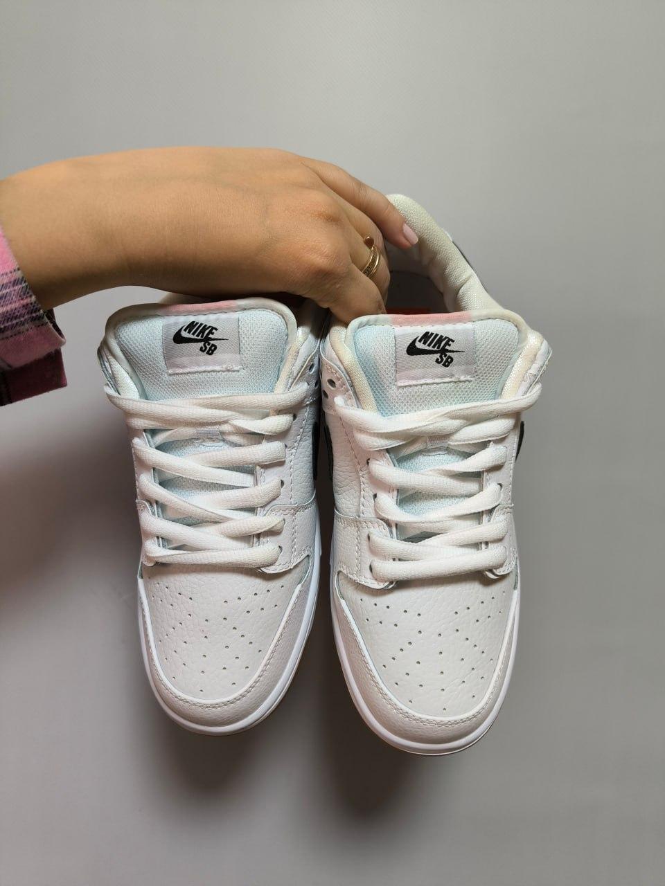 Nike SB Dunk Low White Gum
