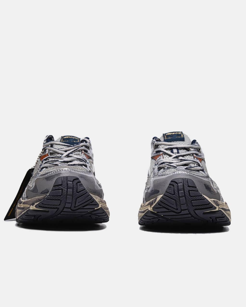 Mizuno Adventure Dirty Grey