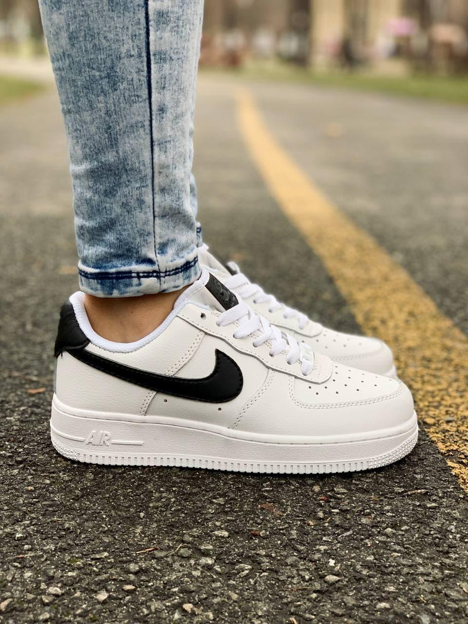 Nike Air Force 1 White Black Logo 2