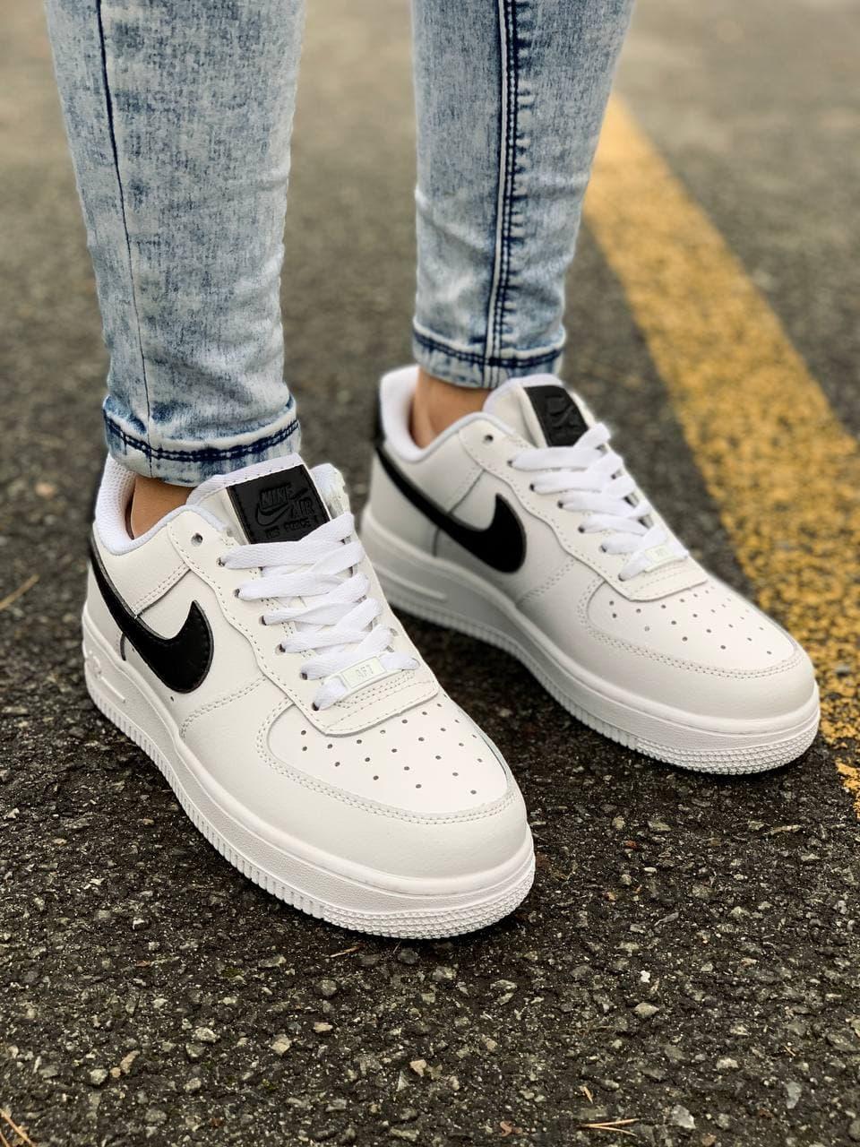 Nike Air Force 1 White Black Logo 2