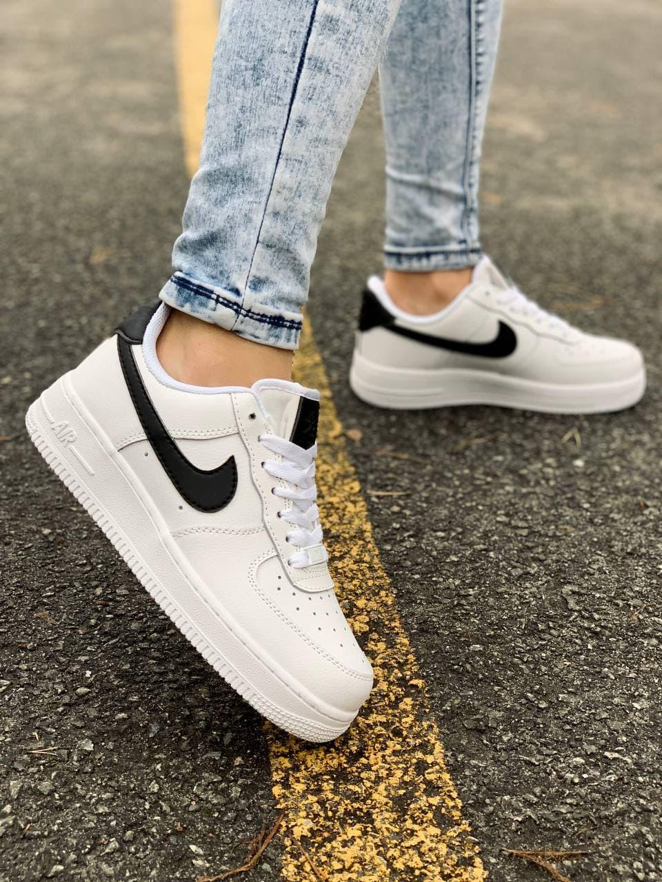 Nike Air Force 1 White Black Logo 2