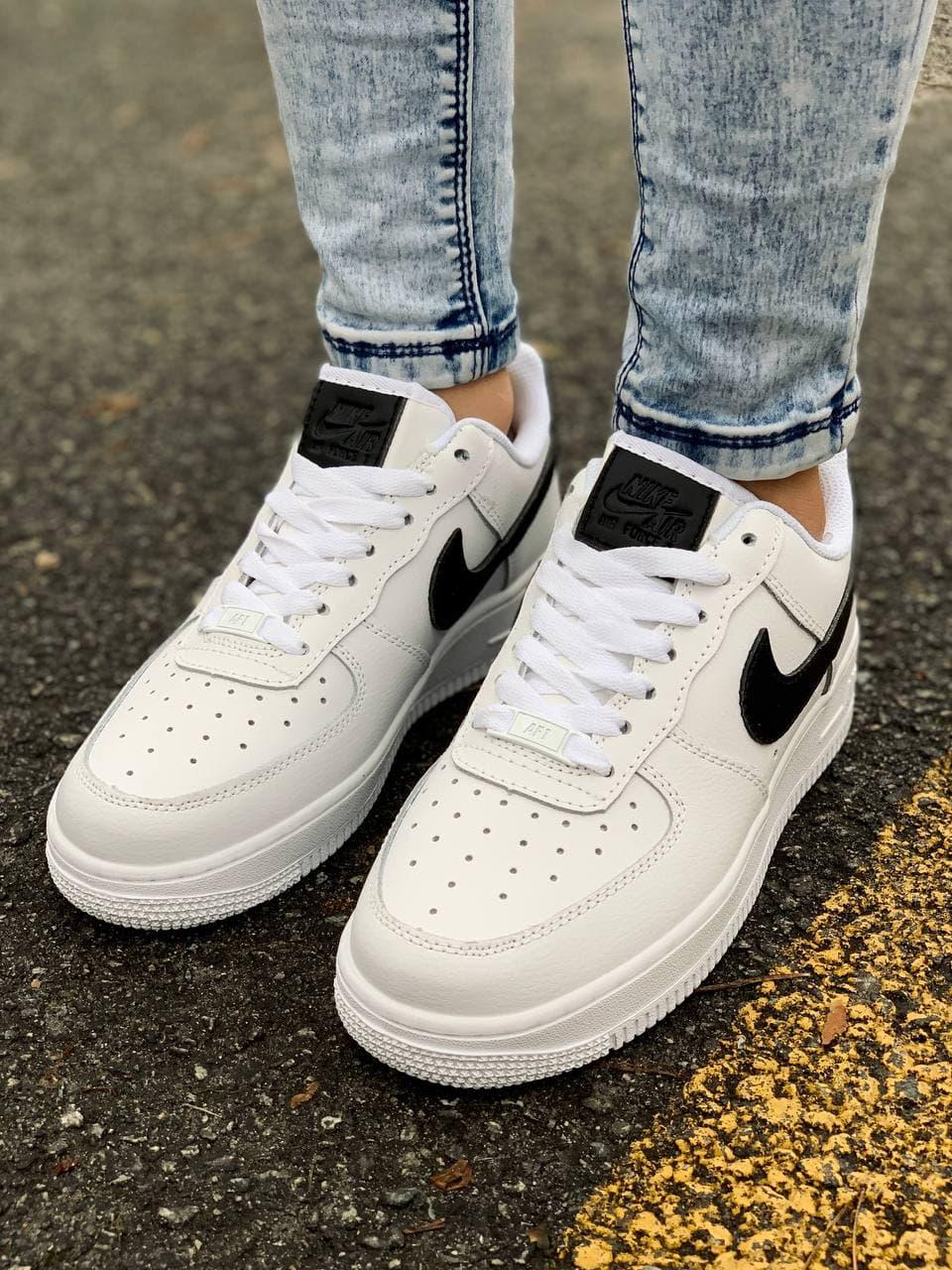 Nike Air Force 1 White Black Logo 2