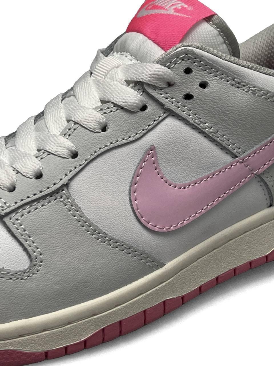Nike SB Dunk Low Pink Puck